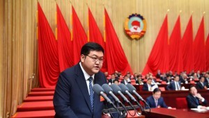 1月22日,政协甘肃省十三届二次会议第二次整个会议在兰州进行,甘肃省工商联副主席、农工党省委会生态环境专委会主任、问鼎娱乐app节水集团董事长王浩宇作为8名委员之一受邀作大会讲话。