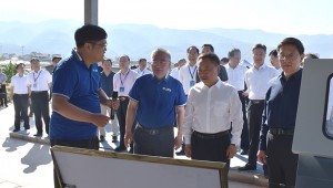 5月6日，国度水利部深入农业水价综合鼎新、推动现代化灌区建设现场会在云南省元谋县成功召开，水利部部长李国英、云南省省长王予波等在元谋项目展厅听取了董事长王浩宇关于问鼎娱乐app节水参加两手发力建设现代化灌区的汇报，并赐与了充分注定。